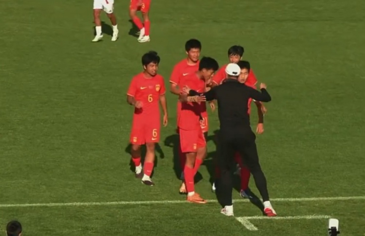 U15國足2-0意大利：周海濱9分鐘閃擊變陣，沙明造烏龍+單刀