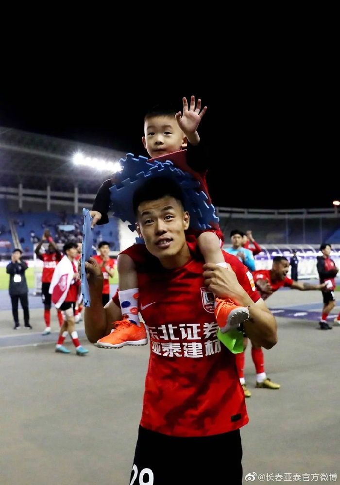 13輪追平歷史最差開局，譚龍：站得住，亞泰旗就不會倒