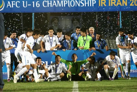 9人作戰(zhàn)2-0勝沙特，烏茲別克U17亞洲杯奪冠，三年三線突破青訓(xùn)成果