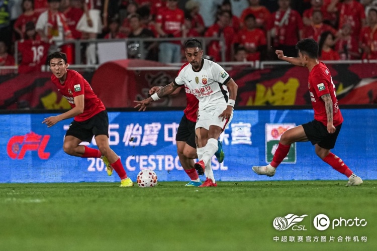 姆本扎+熱菲尼奧三分鐘兩球逆轉(zhuǎn)，海港客場2-3遭鐵人楠波灣絕殺