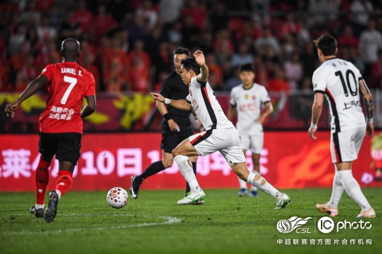 姆本扎+熱菲尼奧三分鐘兩球逆轉(zhuǎn)，海港客場2-3遭鐵人楠波灣絕殺