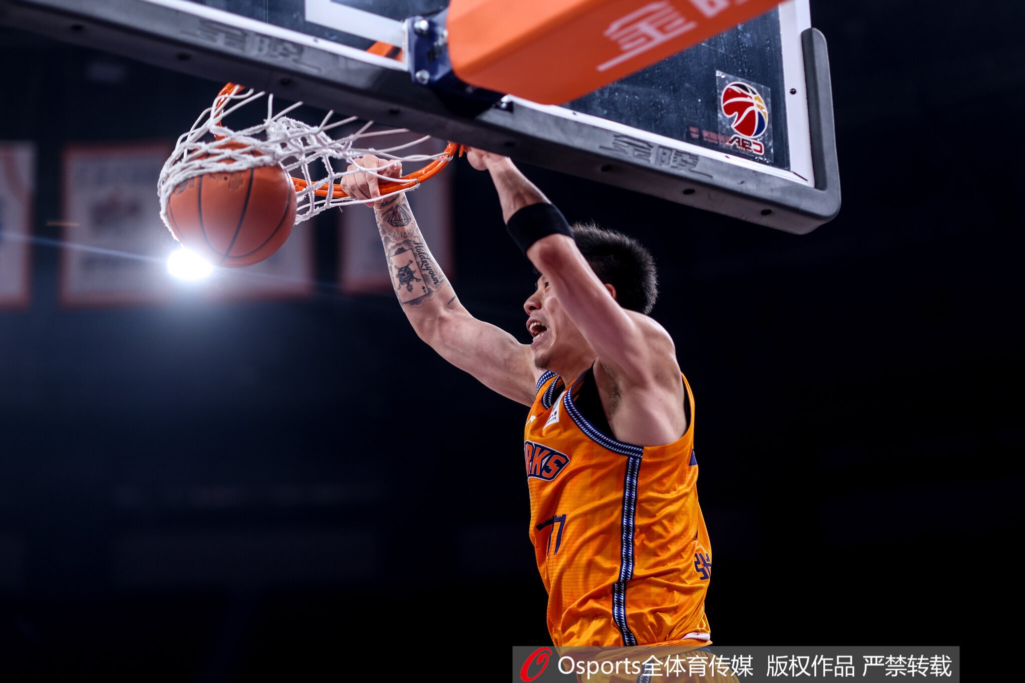 張鎮(zhèn)麟總決賽出色表現(xiàn)未換回國隊(duì)征召 男籃集訓(xùn)名單引爭議